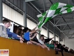 Ultras 1909 fandili mladým fotbalistům Baníku při turnaji U12 ve Velebudicích. 