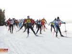 Start 2. ročníku veřejného závodu v běhu na lyžích na Dlouhé Louce.