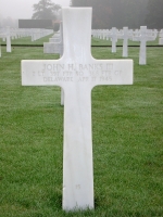 Hrob Johna H. Bankse na spojeneckém hřibitově Neuville - en- Condroz.
